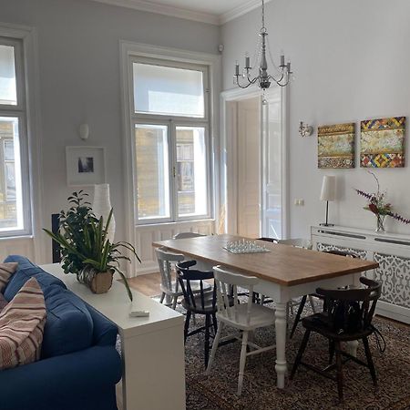 Urban Haven - 3 Beds, 3 Baths, Free Parking, Near Central Market بودابست المظهر الخارجي الصورة