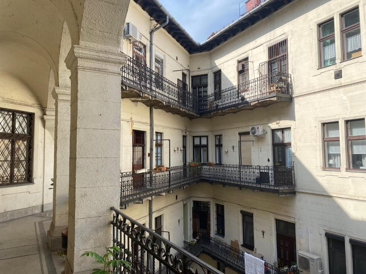 Urban Haven - 3 Beds, 3 Baths, Free Parking, Near Central Market بودابست المظهر الخارجي الصورة