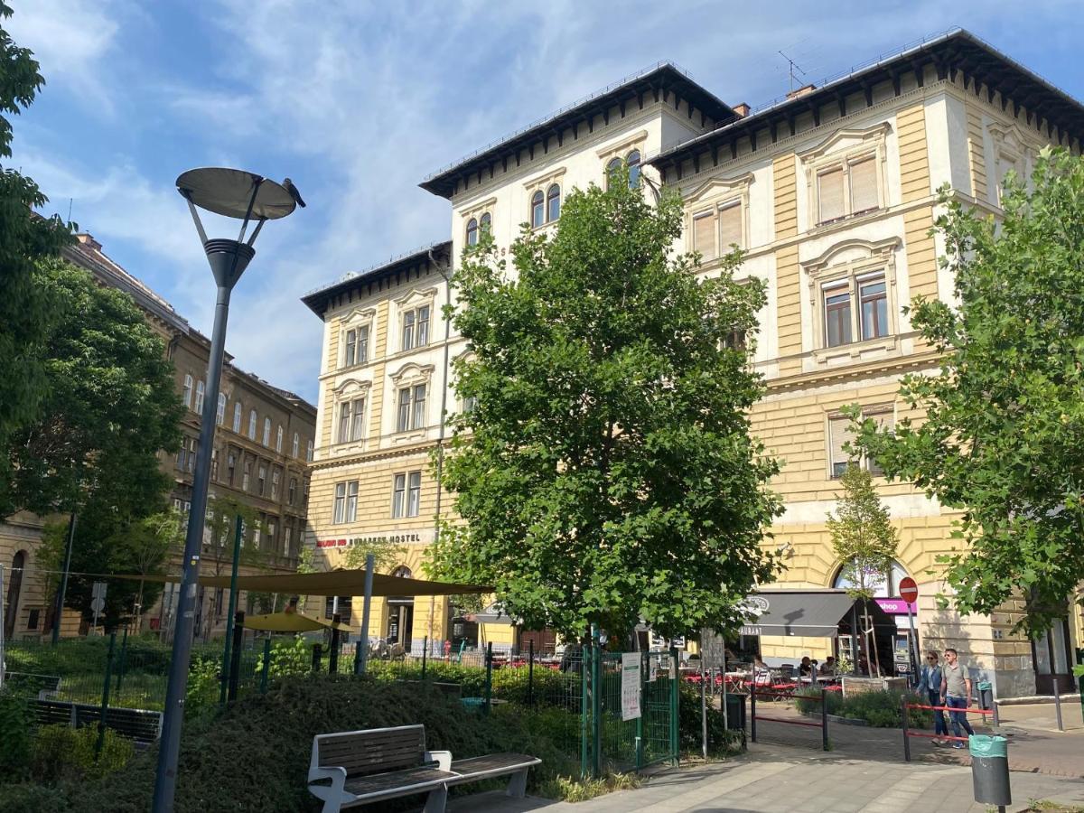 Urban Haven - 3 Beds, 3 Baths, Free Parking, Near Central Market بودابست المظهر الخارجي الصورة