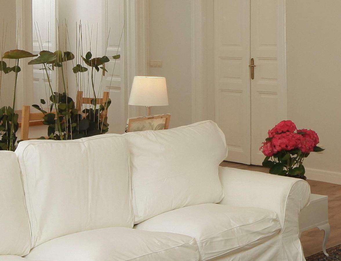 Urban Haven - 3 Beds, 3 Baths, Free Parking, Near Central Market بودابست المظهر الخارجي الصورة