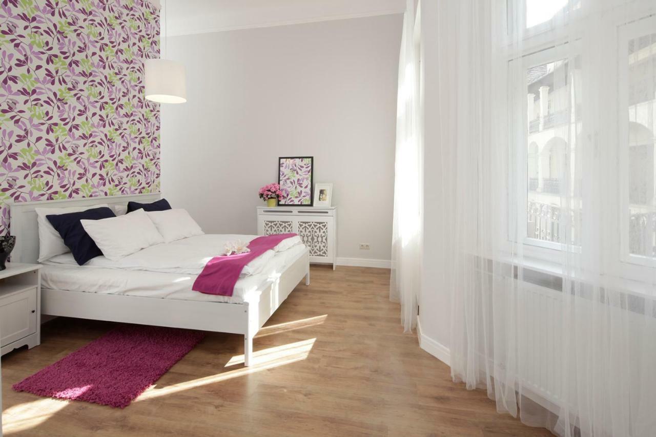 Urban Haven - 3 Beds, 3 Baths, Free Parking, Near Central Market بودابست المظهر الخارجي الصورة