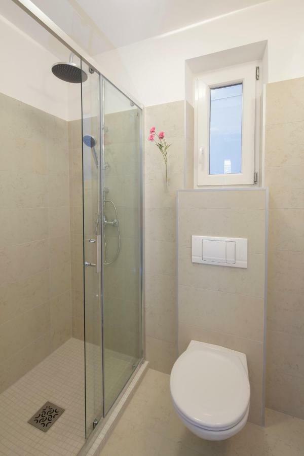 Urban Haven - 3 Beds, 3 Baths, Free Parking, Near Central Market بودابست المظهر الخارجي الصورة